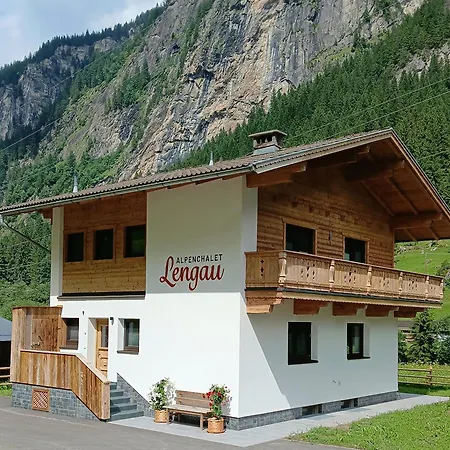 Alpenchalet Lengau シャレー Dornauberg